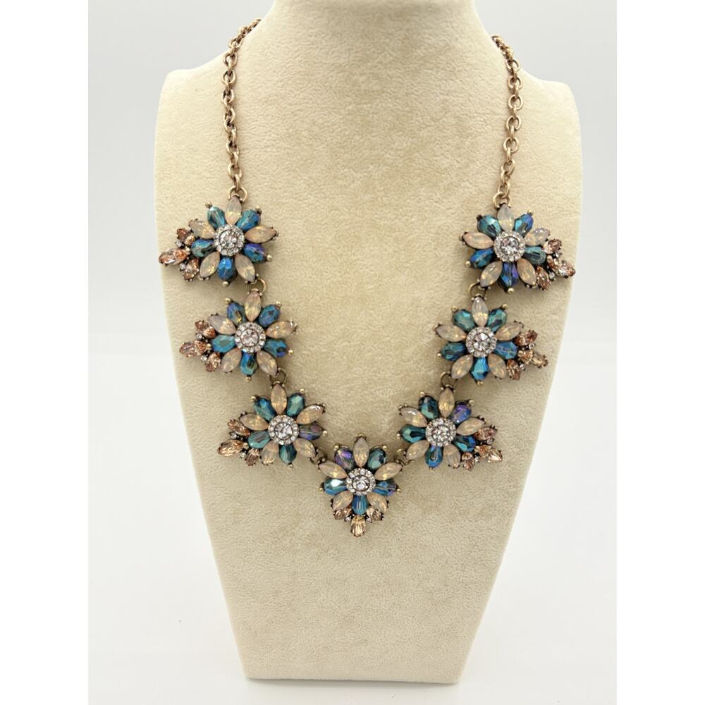Vintage-style Glass and Acrylic Rhinestone Floral Statement Necklace